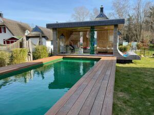 Ferienhaus Poolhaus: Ansicht auf den Pool